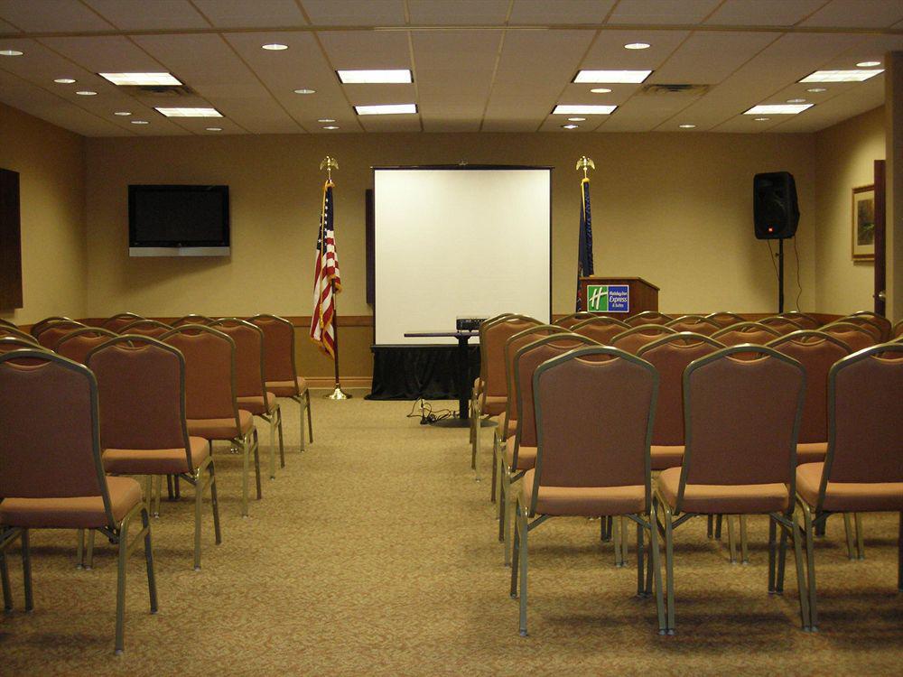Holiday Inn Express Hotel & Suites Pittsburgh Airport By Ihg Robinson Township  Facilities photo
