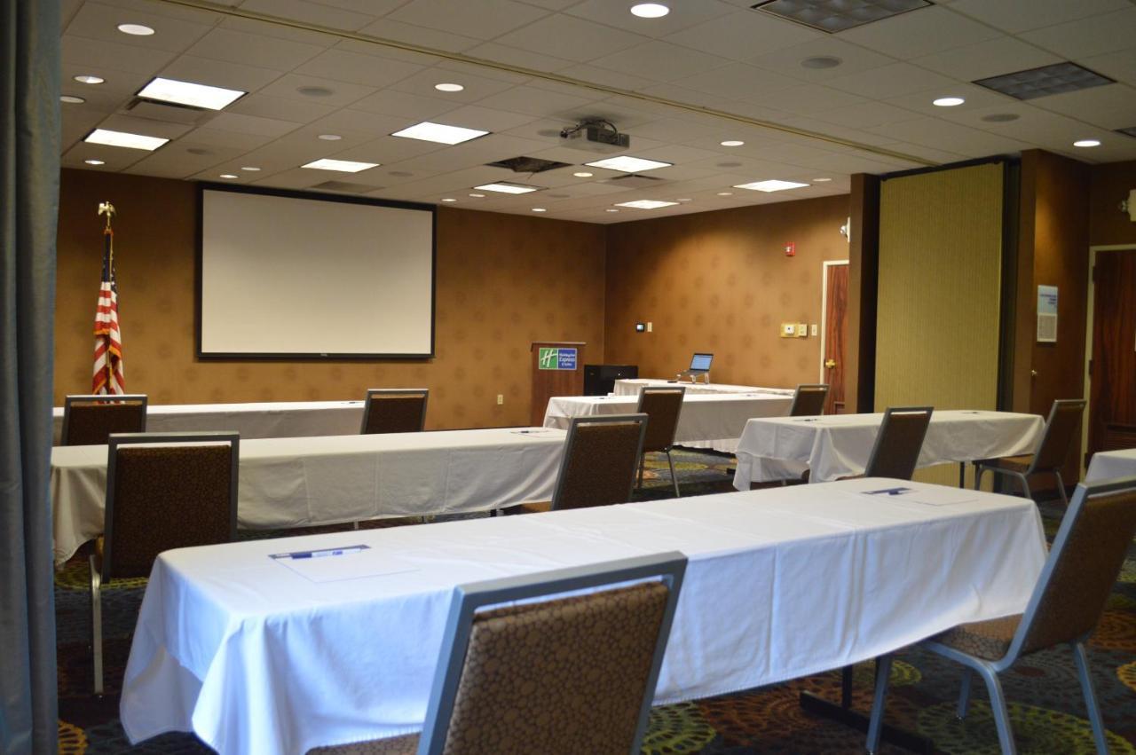 Holiday Inn Express Hotel & Suites Pittsburgh Airport By Ihg Robinson Township  Exterior photo