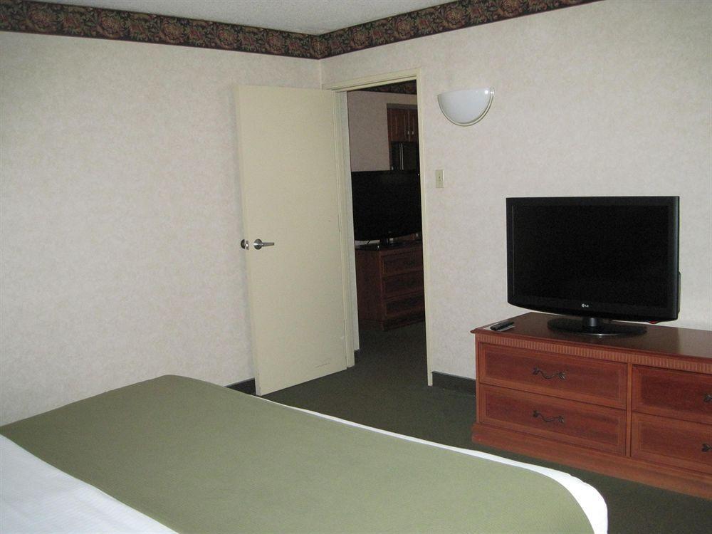 Holiday Inn Express Hotel & Suites Pittsburgh Airport By Ihg Robinson Township  Room photo