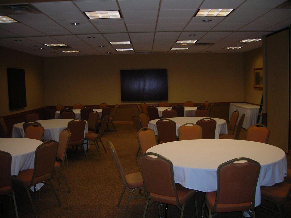 Holiday Inn Express Hotel & Suites Pittsburgh Airport By Ihg Robinson Township  Facilities photo