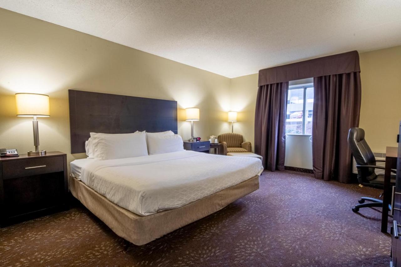 Holiday Inn Express Hotel & Suites Pittsburgh Airport By Ihg Robinson Township  Exterior photo