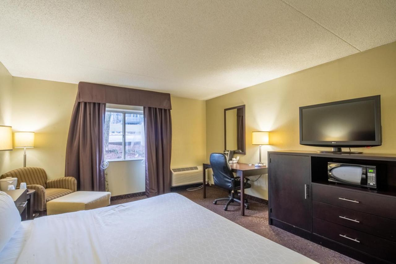 Holiday Inn Express Hotel & Suites Pittsburgh Airport By Ihg Robinson Township  Exterior photo