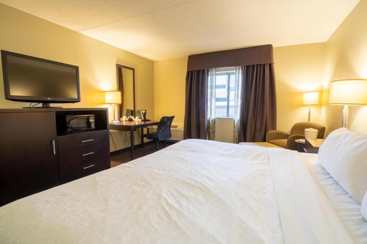 Holiday Inn Express Hotel & Suites Pittsburgh Airport By Ihg Robinson Township  Exterior photo