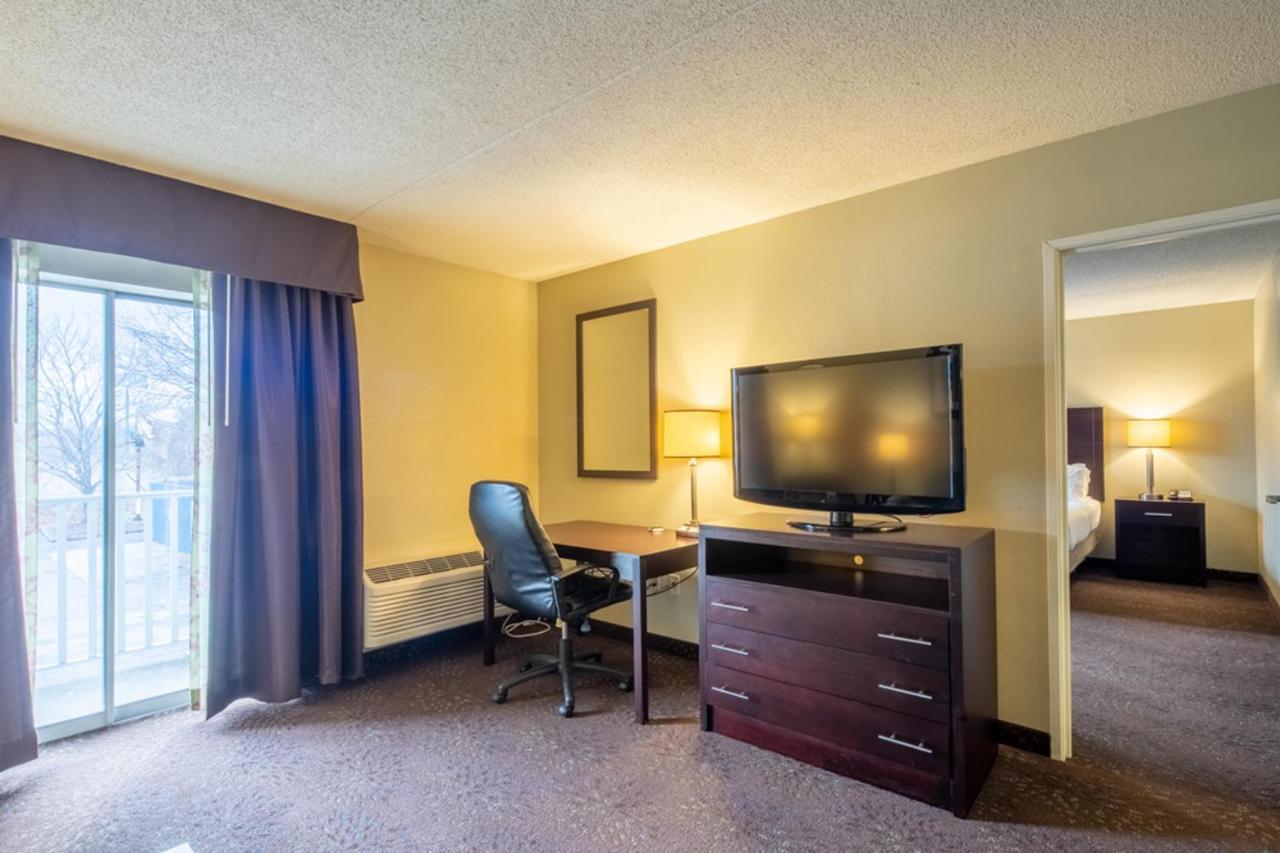 Holiday Inn Express Hotel & Suites Pittsburgh Airport By Ihg Robinson Township  Exterior photo