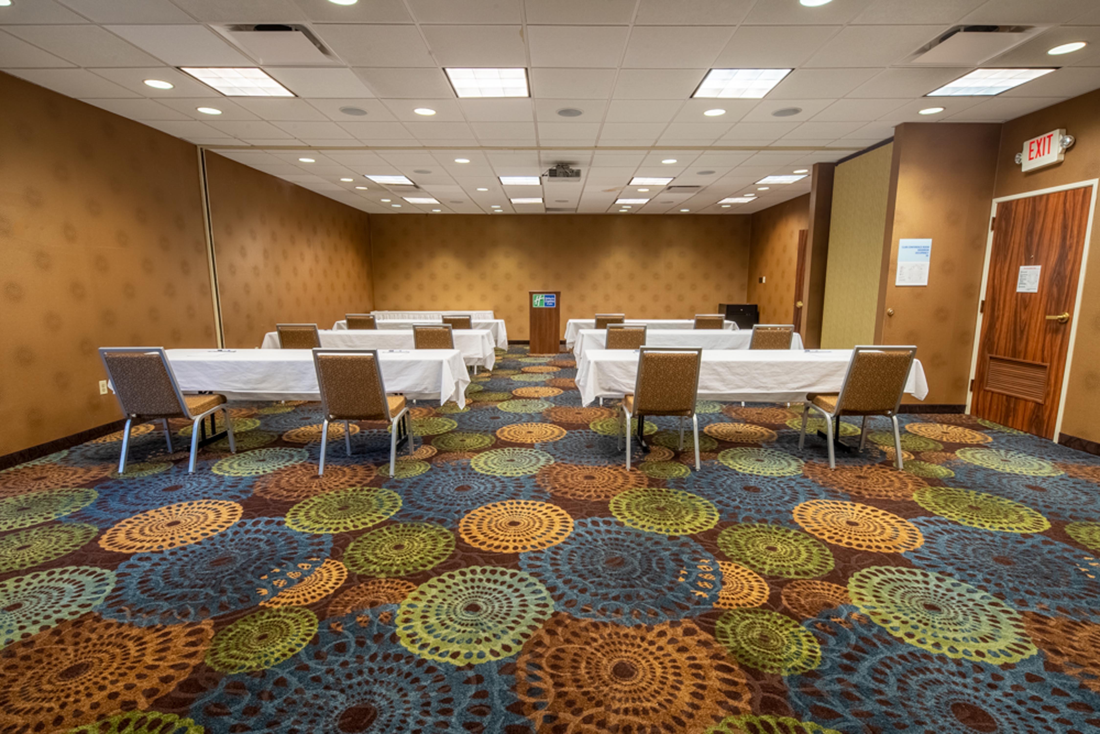 Holiday Inn Express Hotel & Suites Pittsburgh Airport By Ihg Robinson Township  Exterior photo