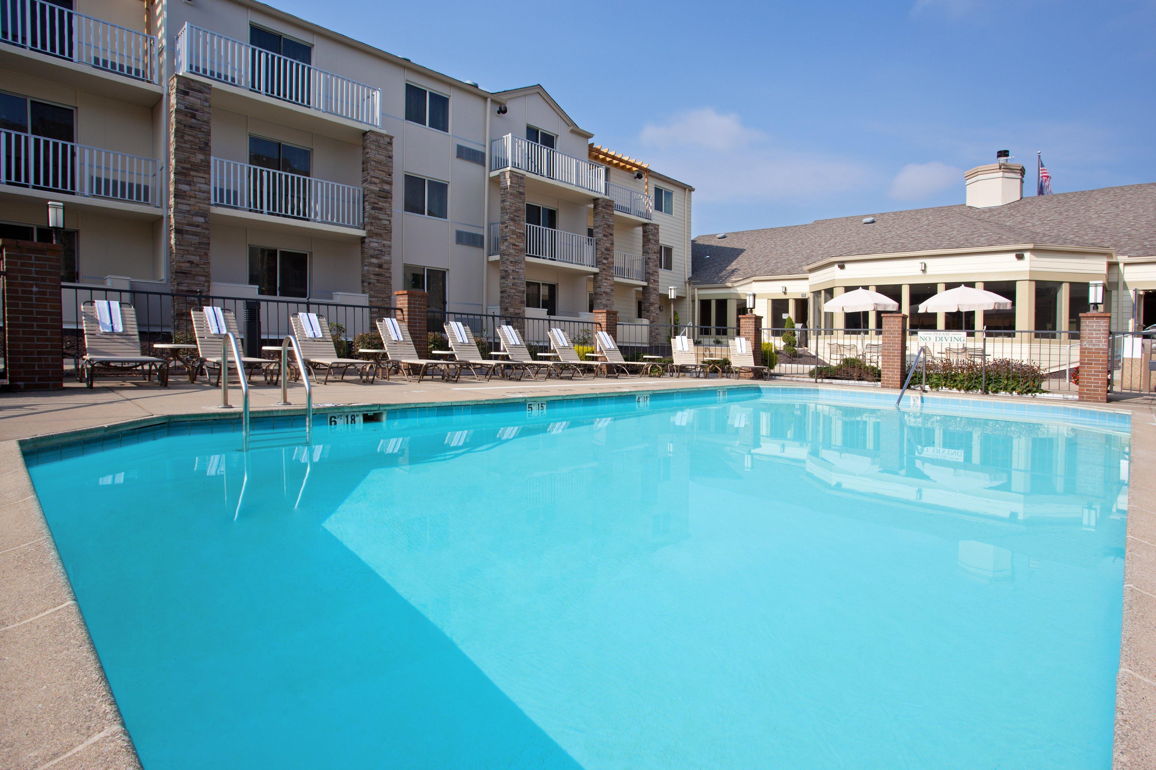 Holiday Inn Express Hotel & Suites Pittsburgh Airport By Ihg Robinson Township  Exterior photo