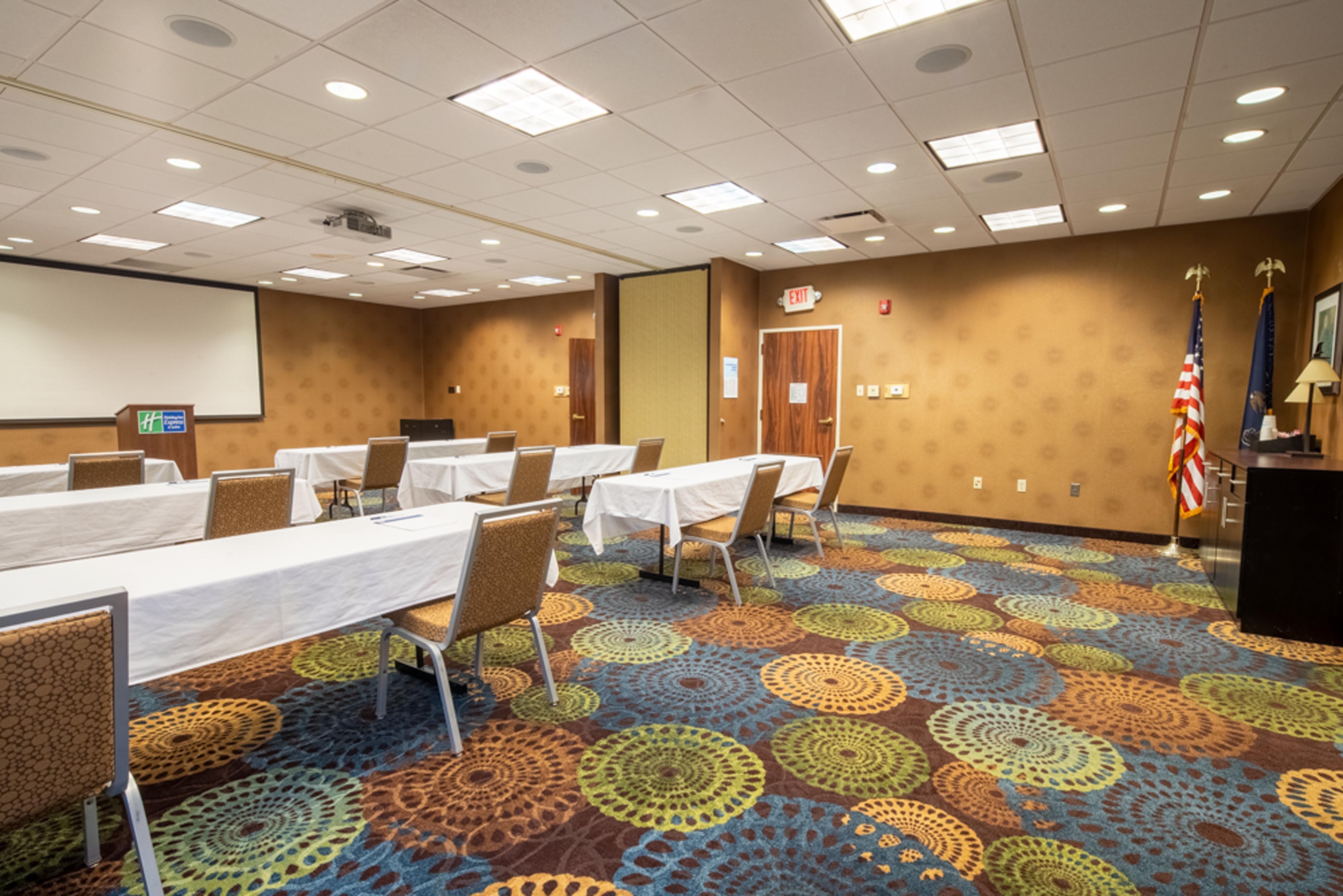Holiday Inn Express Hotel & Suites Pittsburgh Airport By Ihg Robinson Township  Exterior photo