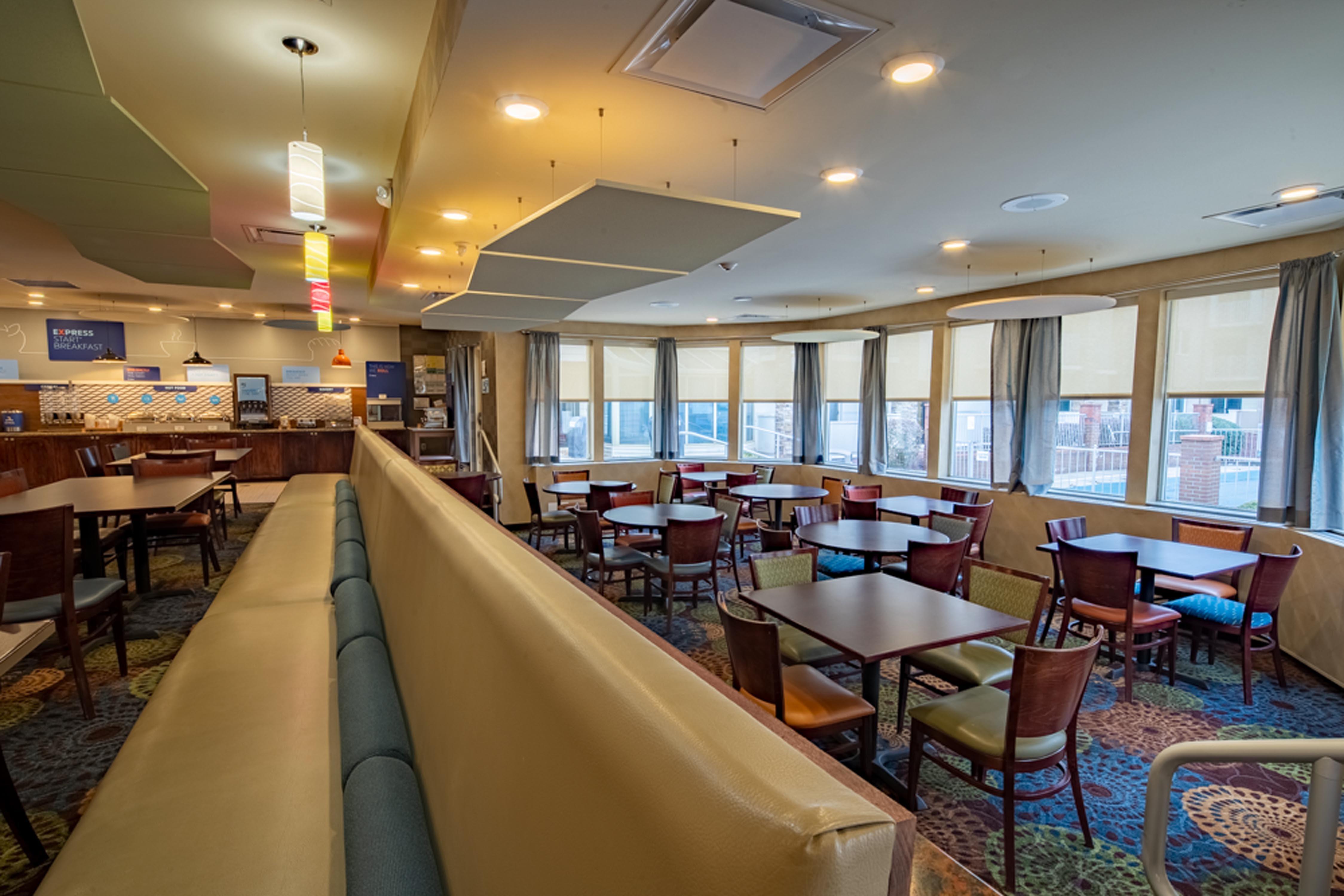 Holiday Inn Express Hotel & Suites Pittsburgh Airport By Ihg Robinson Township  Exterior photo