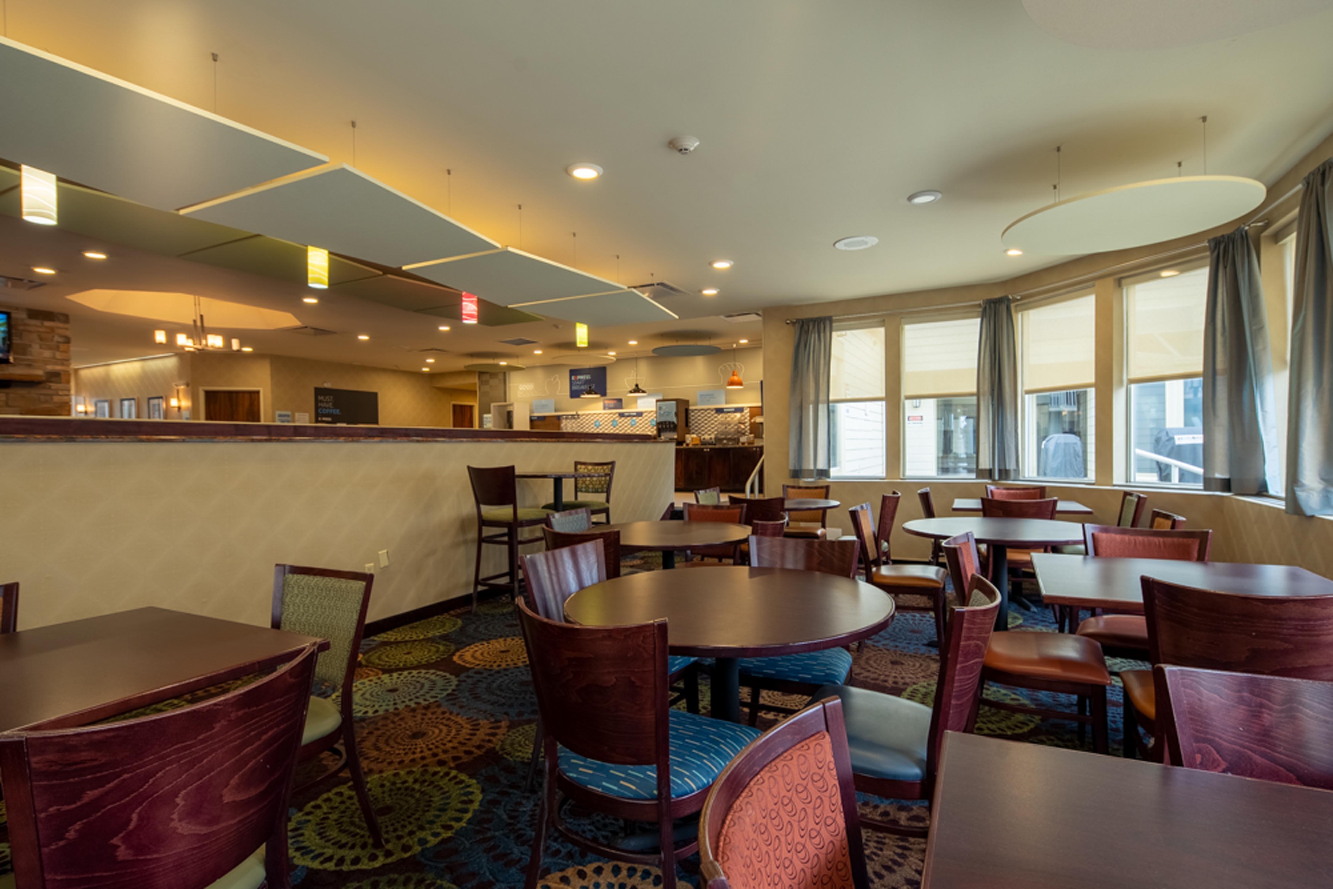 Holiday Inn Express Hotel & Suites Pittsburgh Airport By Ihg Robinson Township  Exterior photo