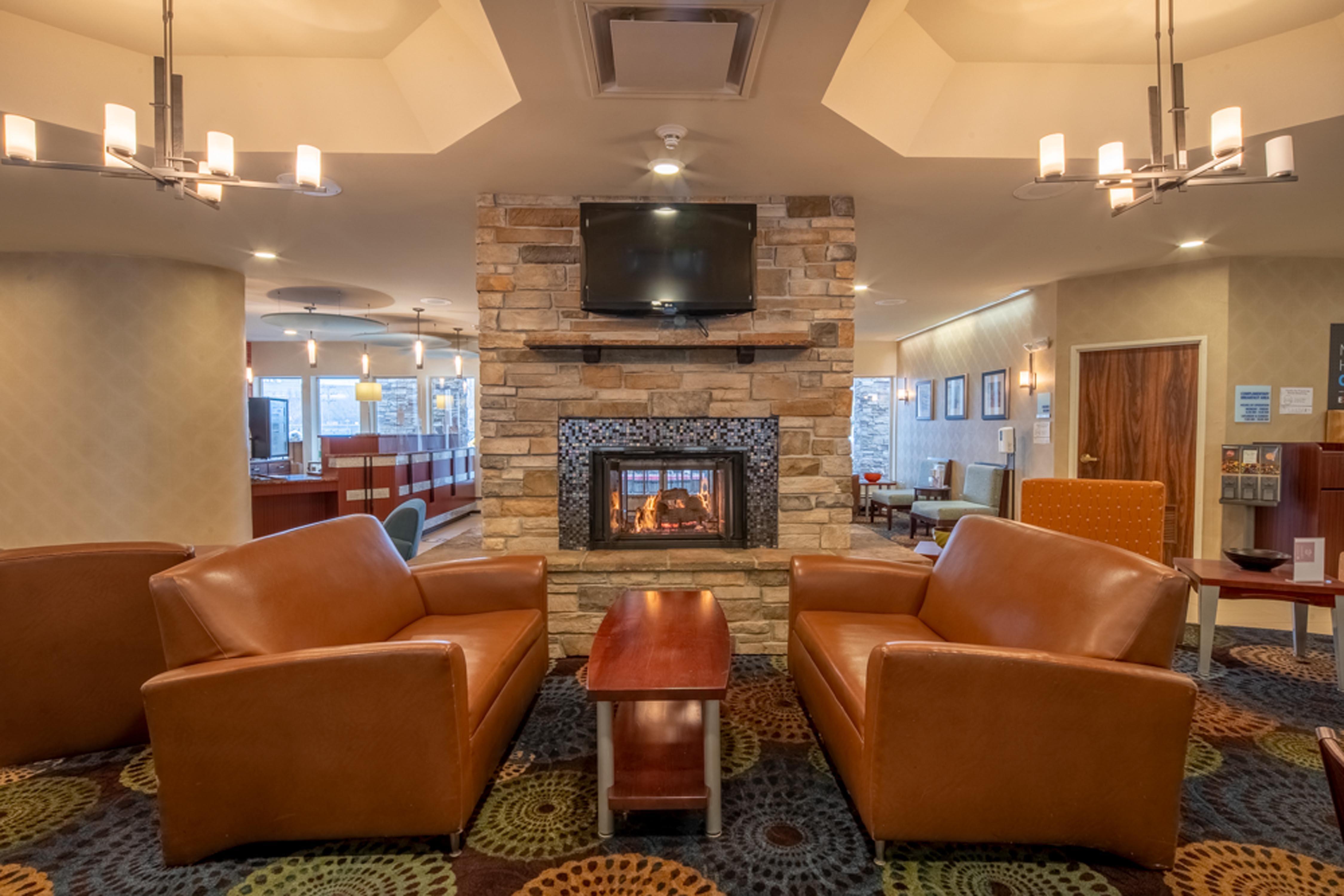 Holiday Inn Express Hotel & Suites Pittsburgh Airport By Ihg Robinson Township  Exterior photo