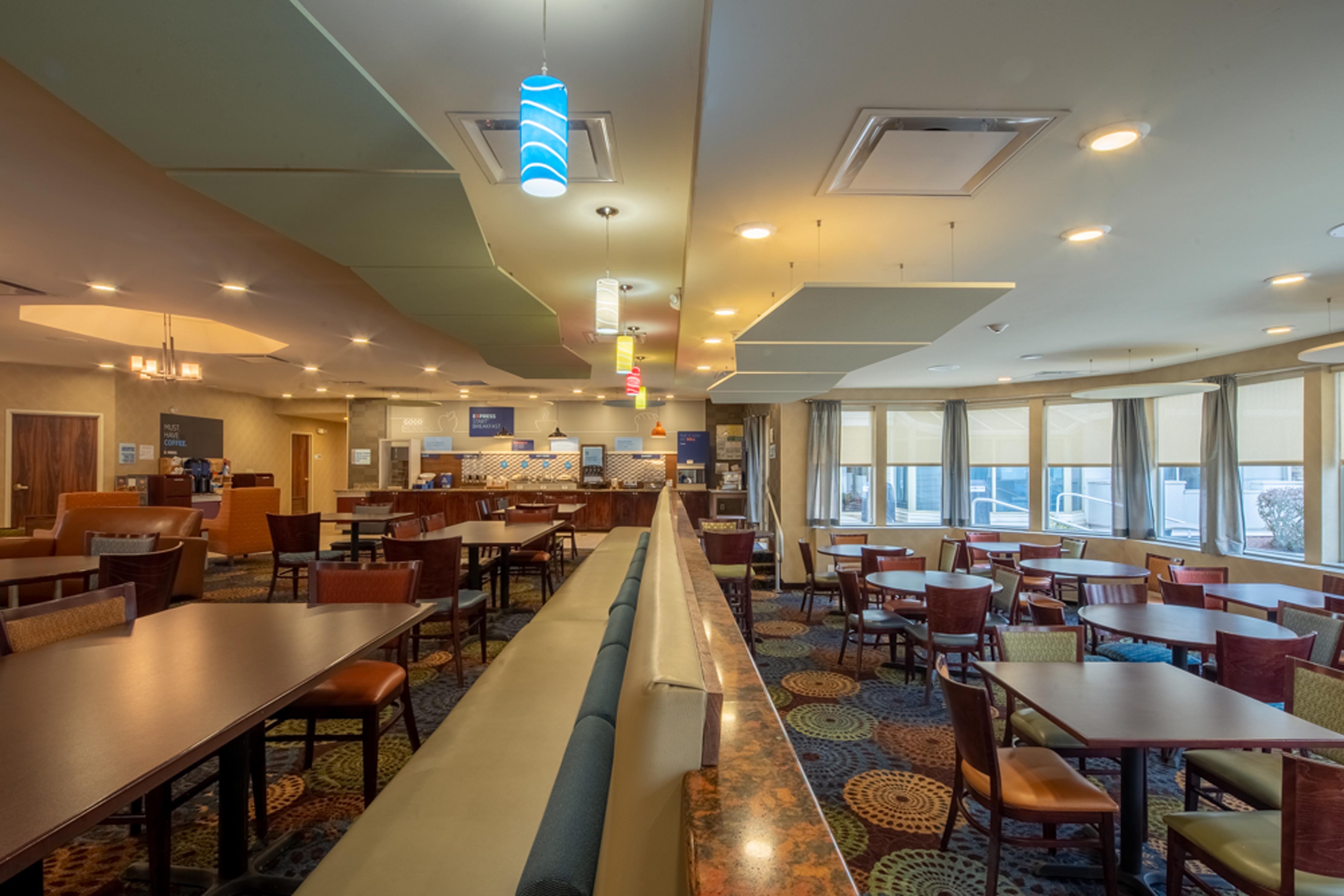 Holiday Inn Express Hotel & Suites Pittsburgh Airport By Ihg Robinson Township  Exterior photo